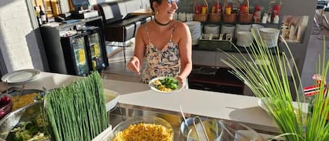 Free daily buffet breakfast