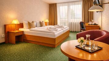 Kamar Double atau Twin Superior, balkon | Minibar, brankas, meja kerja, dan tirai kedap cahaya