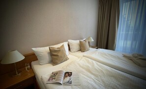 Comfort Double or Twin Room | Minibar, in-room safe, desk, blackout drapes - Lázeňský Hotel Pyramida I (Frantiskovy Lazne)