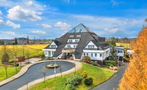 Exterior - Lázeňský Hotel Pyramida I (Frantiskovy Lazne)