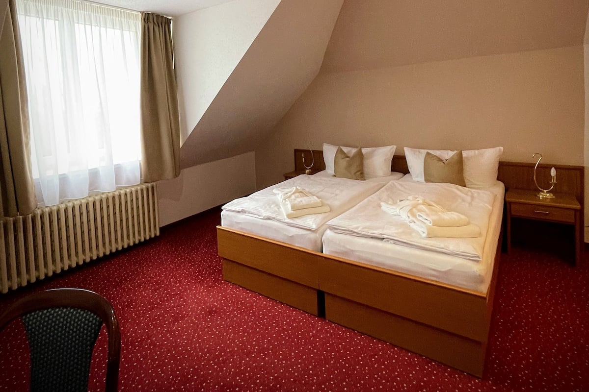 Comfort Double or Twin Room | Minibar, in-room safe, desk, blackout curtains