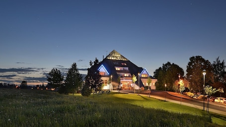 Exterior. Lázeňský Hotel Pyramida I