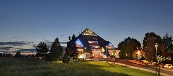 Lázeňský Hotel Pyramida I