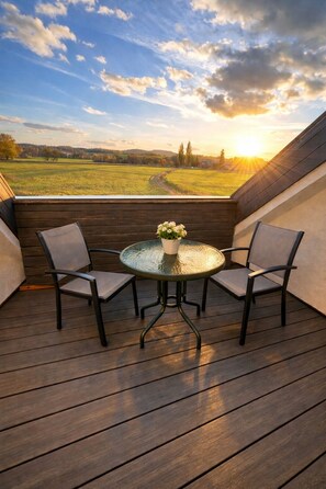 Superior Double or Twin Room, Balcony | Minibar, in-room safe, desk, blackout curtains - Lázeňský Hotel Pyramida I (Frantiskovy Lazne)