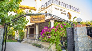 Front of property - Kordelya Butik Otel (Cesme)