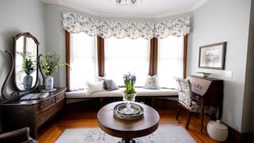 Standard Double Room, Ensuite (Hydrangea Suite)