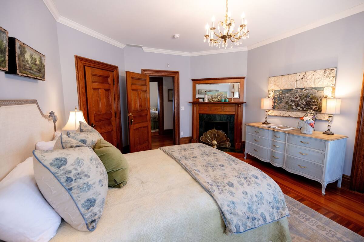 Standard-Doppelzimmer, mit Bad (Seasons Room) | 1 Schlafzimmer, hochwertige Bettwaren, schallisolierte Zimmer