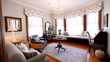 Standard Double Room, Ensuite (Hydrangea Suite)