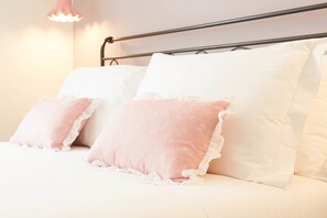 Kamar Double Standar | Seprai premium dan didekorasi berbeda-beda