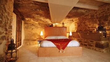 Kamar Double (Zellige) | Seprai premium dan didekorasi berbeda-beda