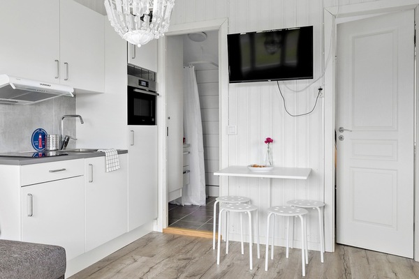 Cottage (Excluding Towels, Sheets and Cleaning) | Private kitchen | Fridge, stovetop, dishwasher, coffee/tea maker