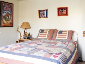 Rom, privat bad (The Buckhorn Room) | Strykejern/-brett og wi-fi (inkludert)