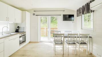 Bungalow Familial (Excluding Towels, Sheets and Cleaning) | Cuisine privée