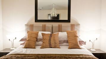 Apartment, 1 Bedroom (Prestbury Suite) | 1 bedroom, premium bedding, pillowtop beds, desk