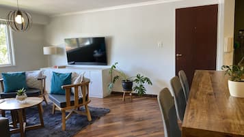 Family Apartment, 3 Bedrooms, Garden View | Living area