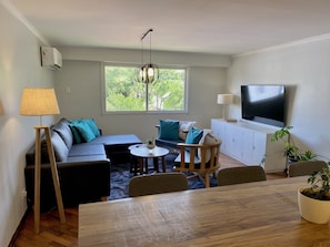 Family Apartment, 3 Bedrooms, Garden View | Living area
