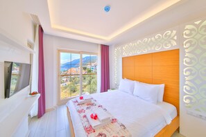 Classic Suite, 1 Double Bed with Sofa bed, Sea View | Desk, laptop workspace, free WiFi, bed sheets - Hediye Hanim Suit Apart (Kas)