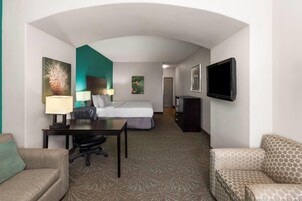 Pillowtop beds, desk, laptop workspace, free rollaway beds