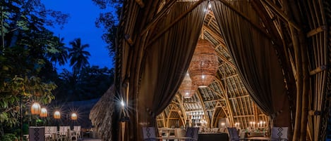 FrĂŒhstĂŒck, Mittagessen, Abendessen, lokale und internationale KĂŒche