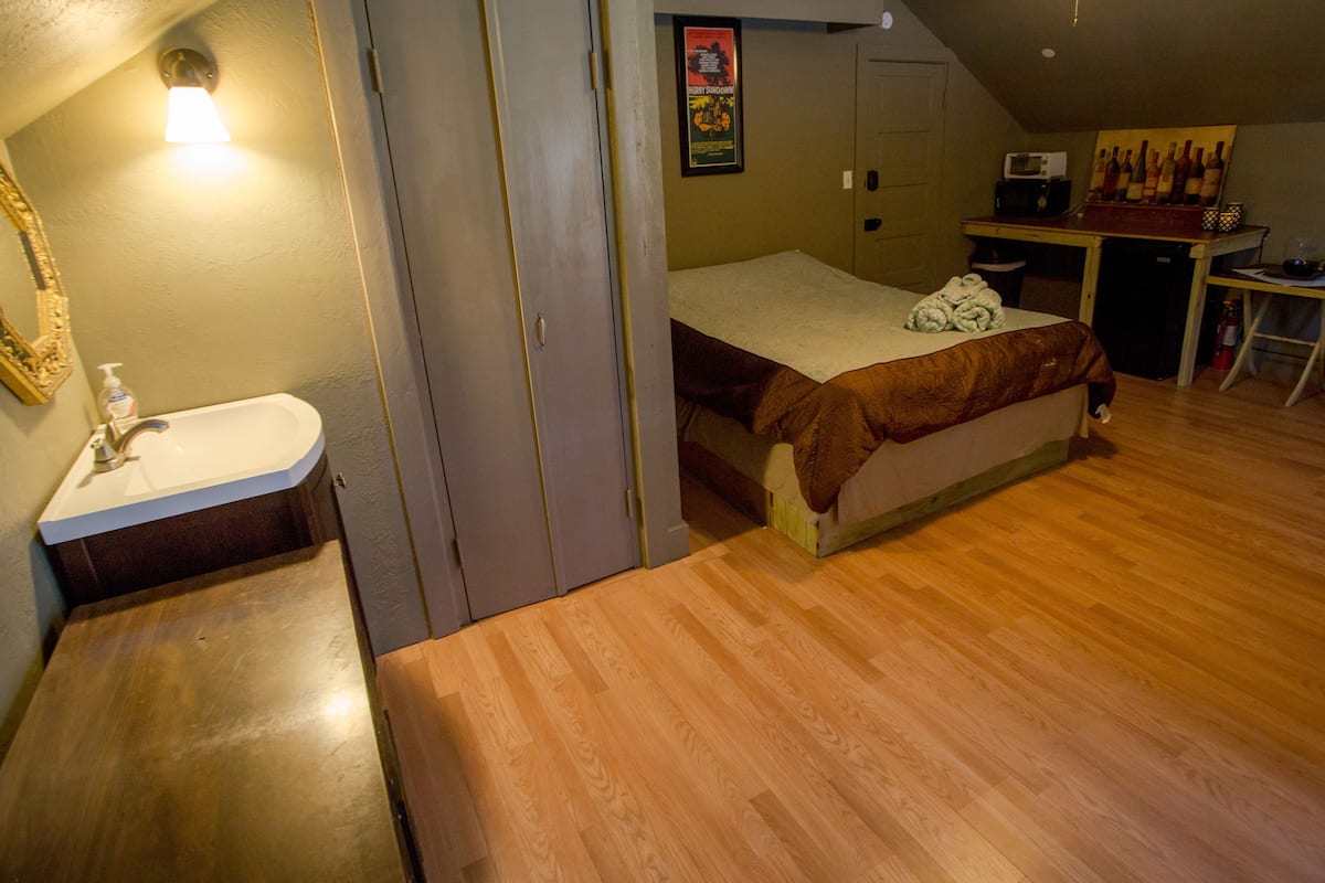 Rollaway beds, free WiFi