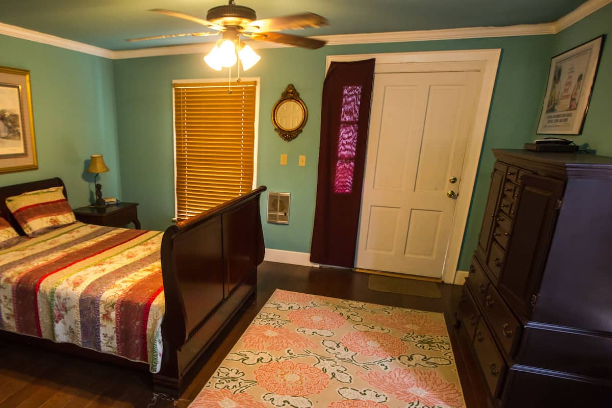 Standard Room, 1 Queen Bed, Non Smoking (Long Summer) | Rollaway beds, free WiFi