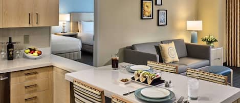 Bureau, fer et planche à repasser, Wi-Fi gratuit, draps fournis