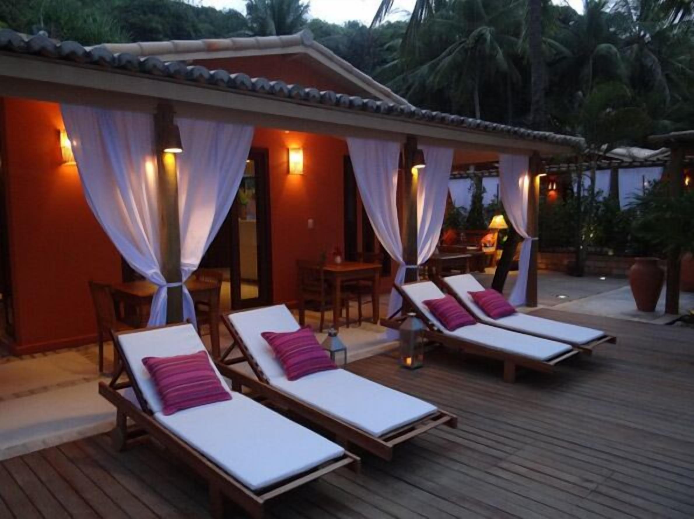 Desayuno con opciones de la cocina local incluido todos los días 