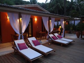 Desayuno con opciones de la cocina local incluido todos los días 