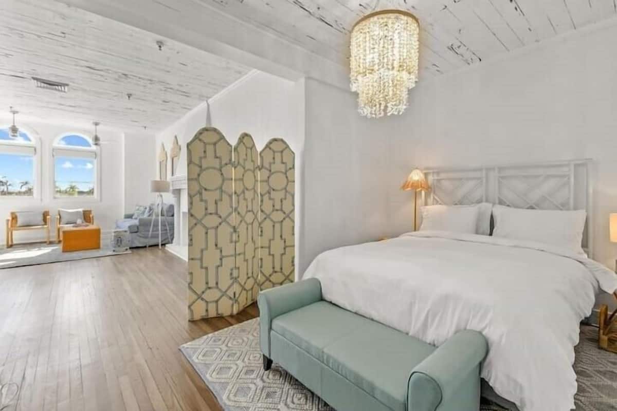 Condo, Tropical Posh Penthouse Studio Suite | 1 bedroom, premium bedding, individually decorated