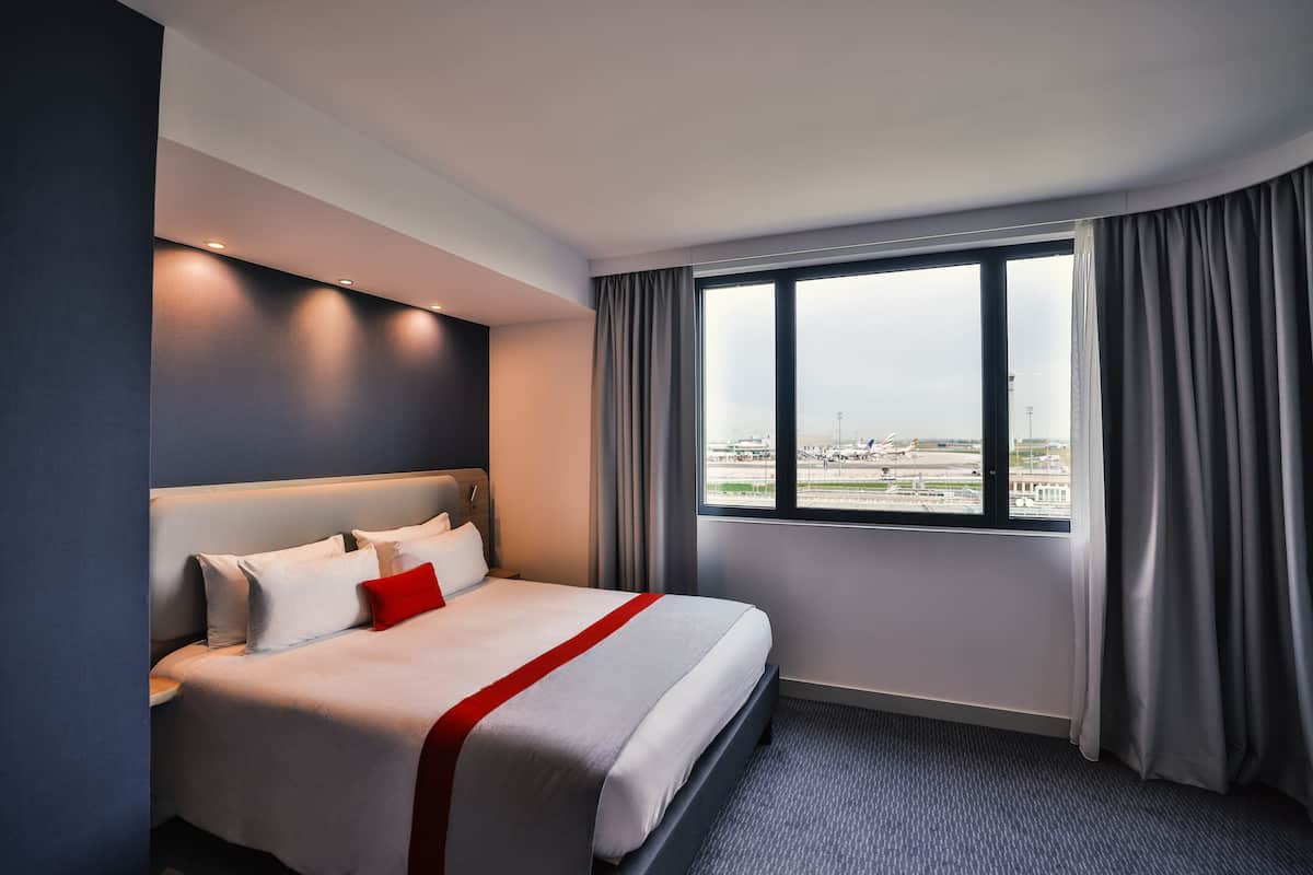 Standardzimmer, 1 Doppelbett und Schlafsofa (Airport View, Free Breakfast)