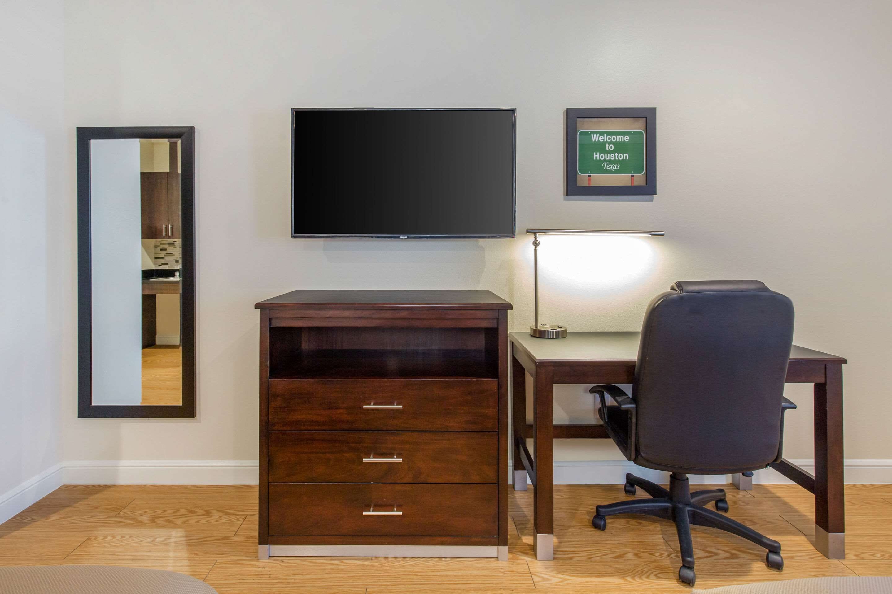 Foto - Econo Lodge Inn & Suites Houston Willowbrook