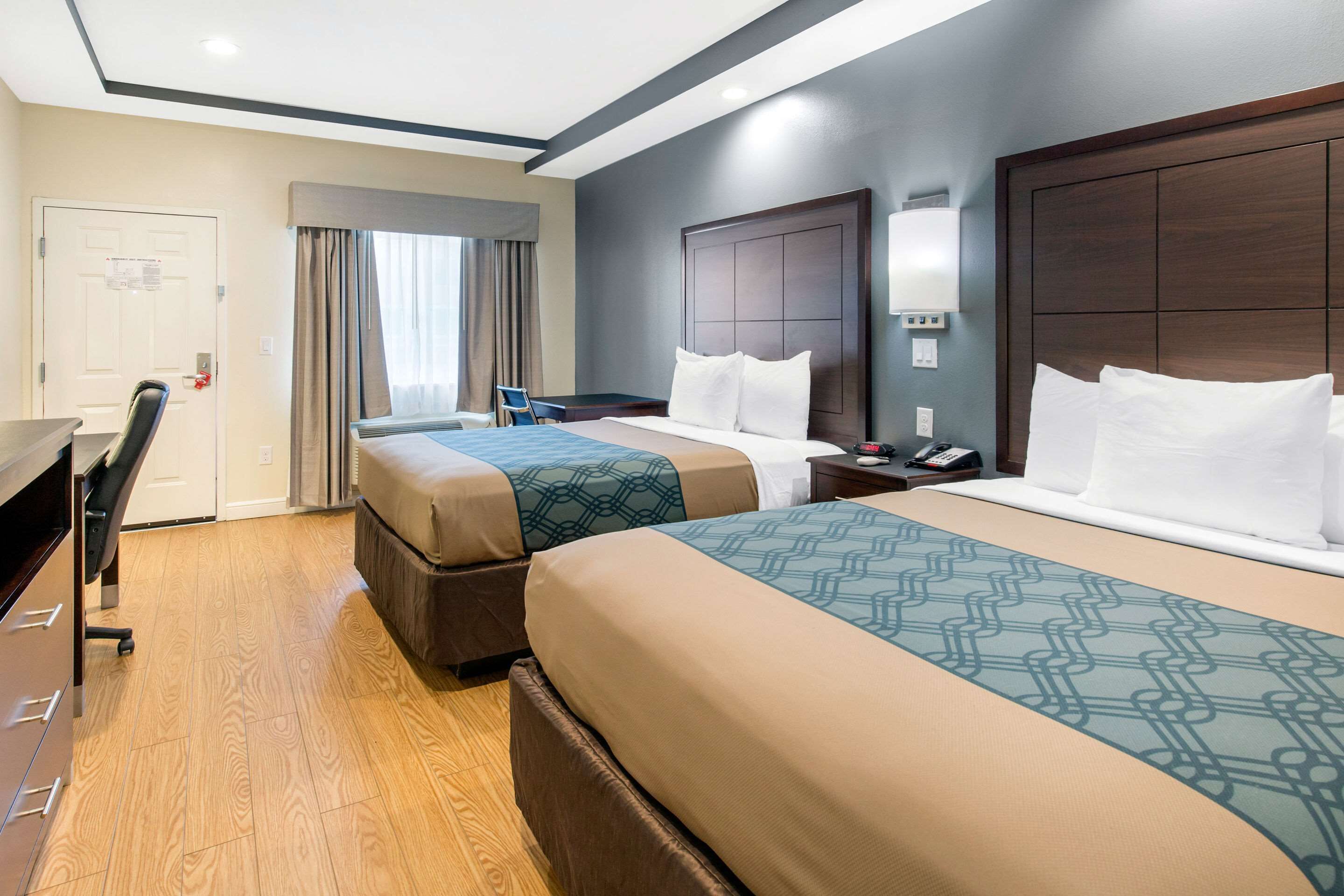 Foto - Econo Lodge Inn & Suites Houston Willowbrook