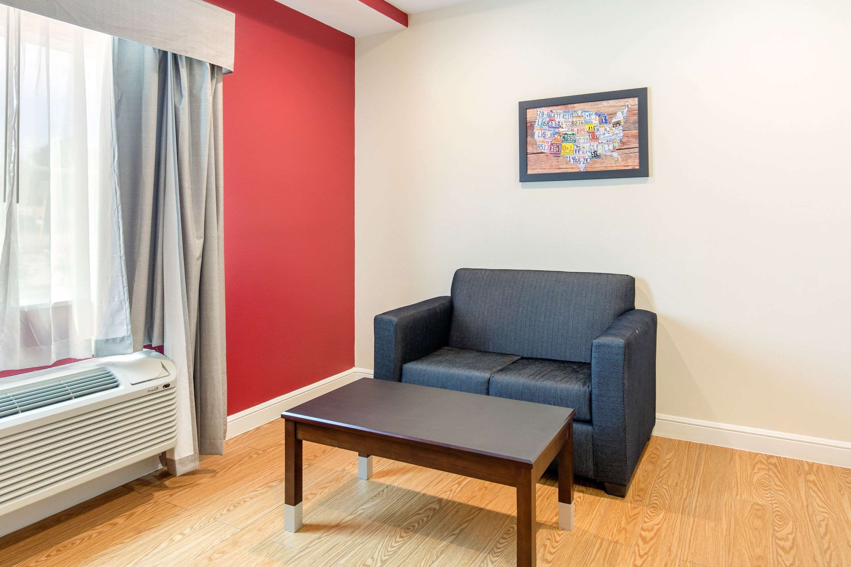 Foto - Econo Lodge Inn & Suites Houston Willowbrook