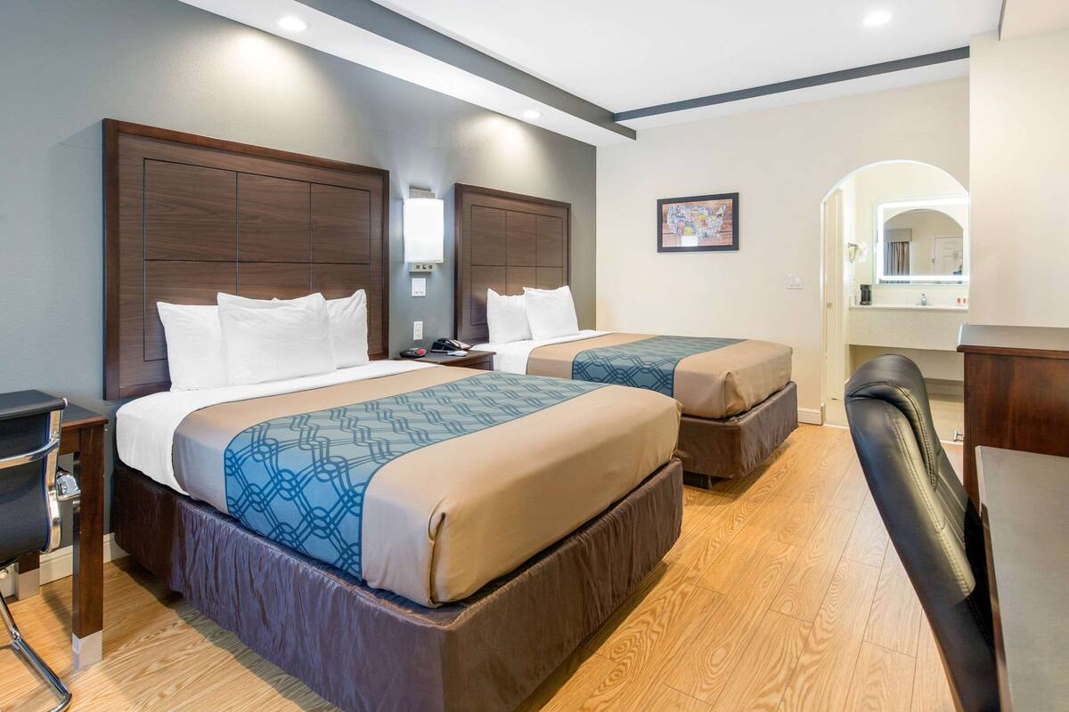 Standard Room, 2 Queen Beds, Non Smoking | Premium bedding, desk, iron/ironing board, rollaway beds (surcharge)