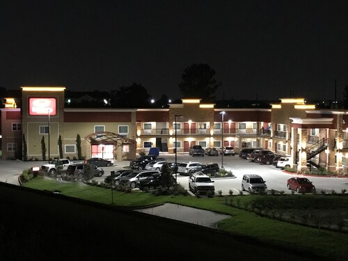 Red Star Inn & Suites
