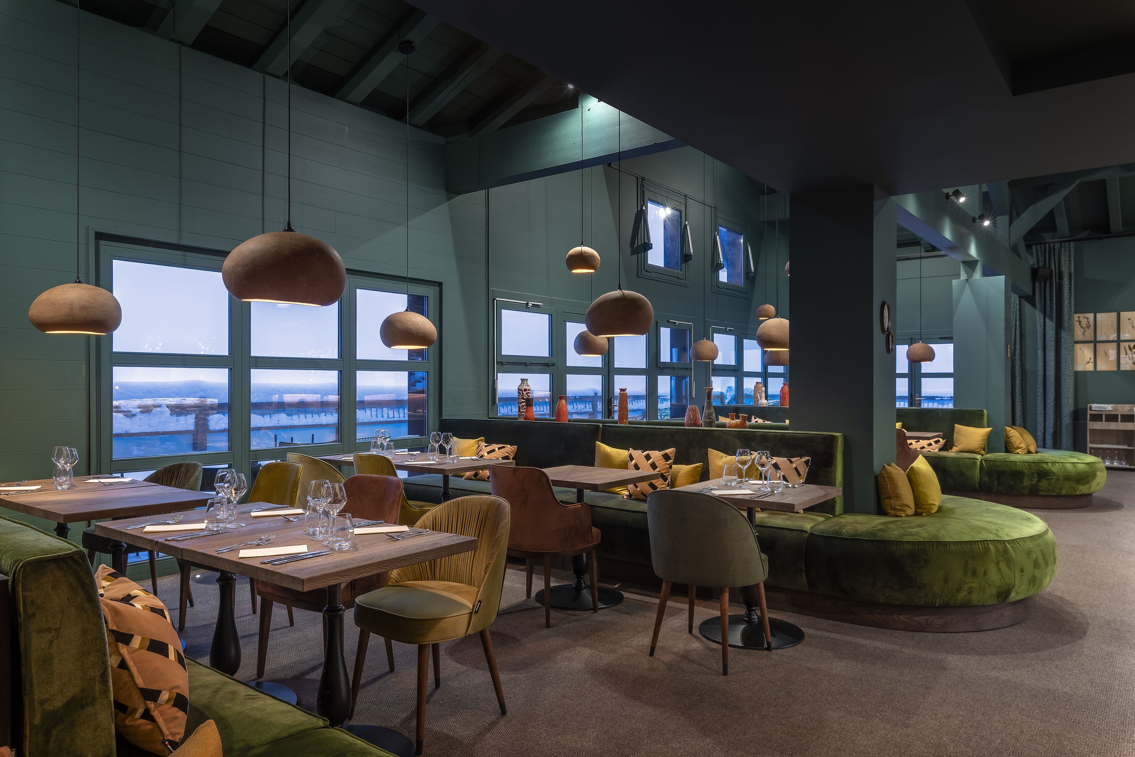 daily buffet breakfast (eur 18 per person)