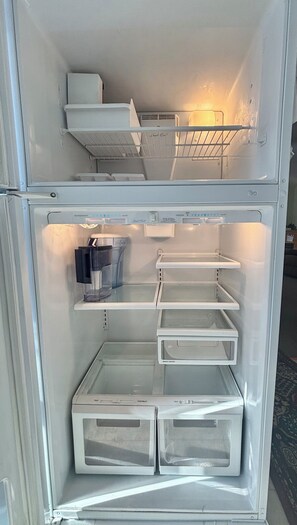 Frigorifero, forno, piano cottura, lavastoviglie