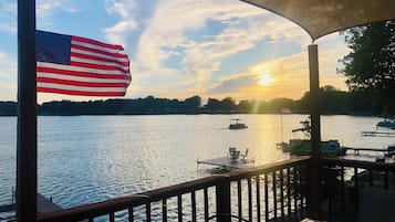 Family Cottage, 3 Bedrooms, Non Smoking, Lake View | Lake view