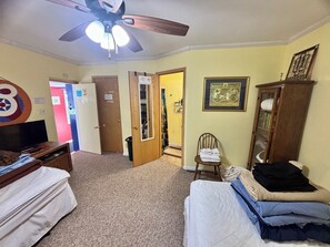 3 bedrooms, down duvets, individually decorated, individually furnished