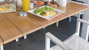 Breakfast meal - Choisy Les Bains with LOV (Mont Choisy)