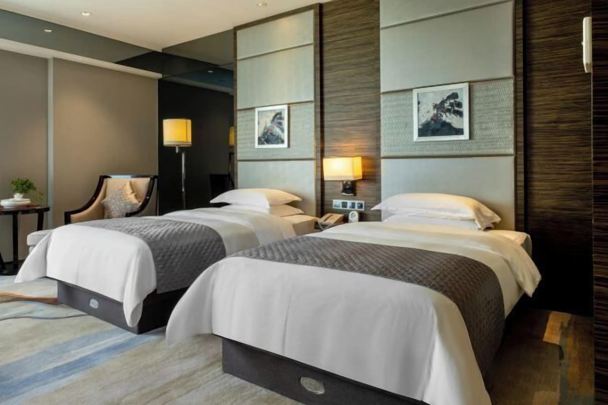 Tempat tidur bayi