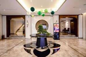 المنشأة من الداخل