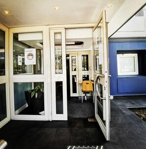 Unclassified image, 4 of 32, button - SUN1 Bloemfontein (Bloemfontein)