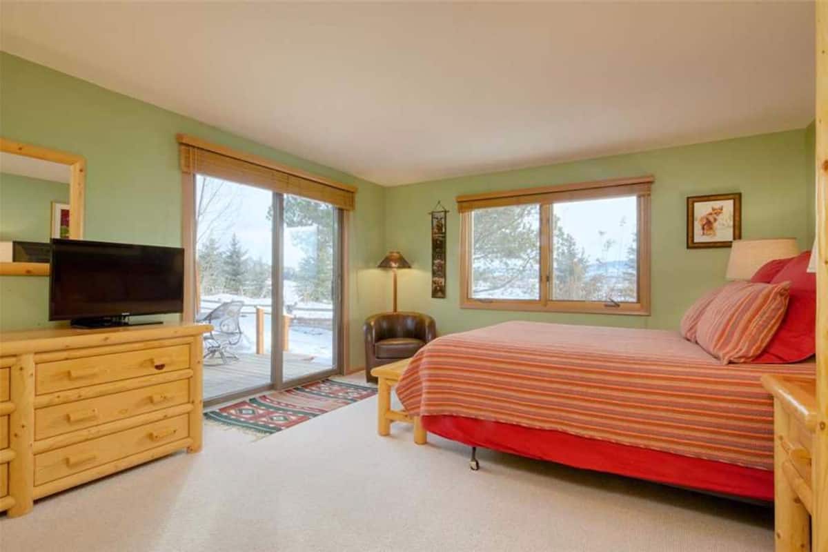 Superior Condo, 3 Bedrooms | 3 bedrooms, WiFi (free), bed sheets