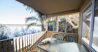 Mundic Waterfront Cottages