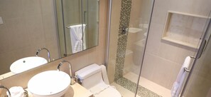 Shower, free toiletries, towels