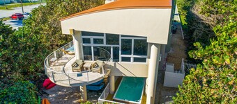 Lux Palace ~ ON ~ ranta w / hengenpelastaja! 4 masto. sviittiä, uima-allas, elev (Bdrms <100 dollaria)