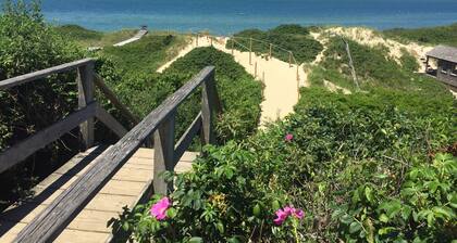 Charming Post and Beam Cottage! Walk to the beach, Tennis, Bike Path, & Shuttle