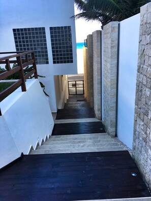 Property grounds - The perfect ocean front house in hotel zone (Cancún)