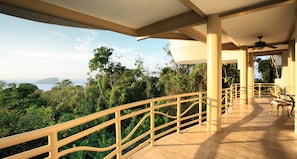 Terrace/patio - 8Bdr top Rated House in Manuel Antonio, 10minute walk to the beach! (Manuel Antionio)